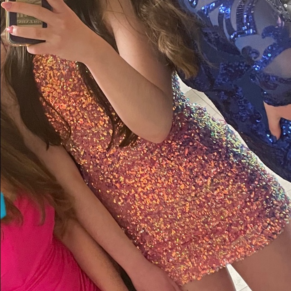 Vienna size 4 pink mermaid sequin bodycon mini dress